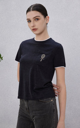 Dark gray knit t-shirt with chest pocket and crew neck, straight hem