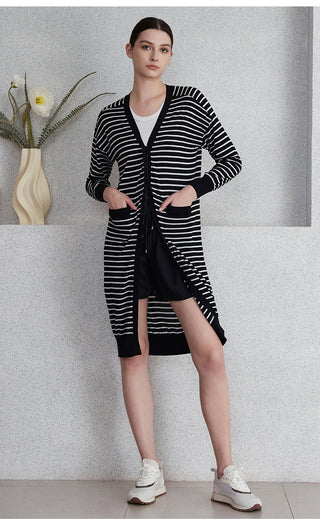 Long striped cardigan in black with white horizontal lines, open front