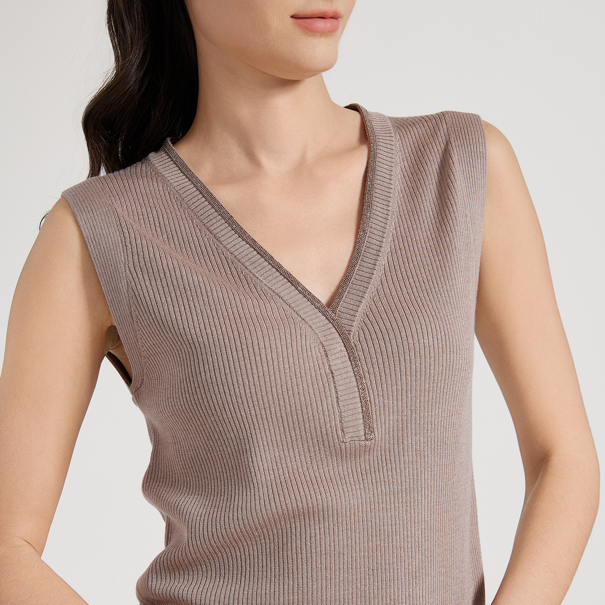 2025 Women's simple solid color wool silk V-neck vest sweater