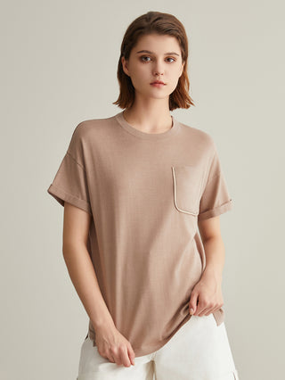 Khaki short-sleeve T-shirt with crew neck and side pocket with contrast trim