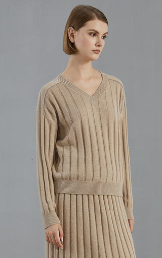 Camel cashmere V-neck ribbed sweater with long sleeves and vertical stripe knit detail
