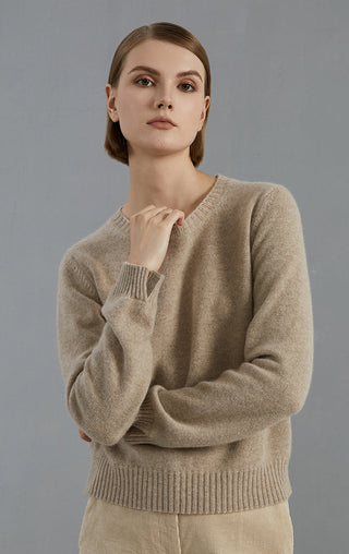 Camel cashmere crew-neck pullover sweater with ribbed cuffs and hem