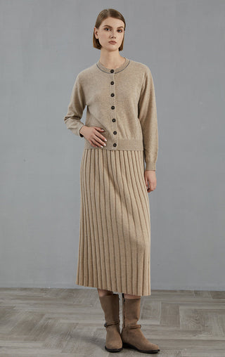 Camel cashmere cardigan, button-front with ribbed hem and relaxed fit