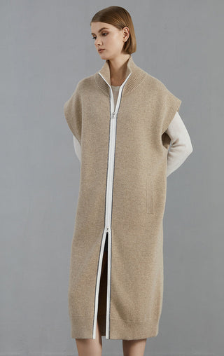 Camel cashmere knit long coat, front zipper closure with ribbed collar and hem