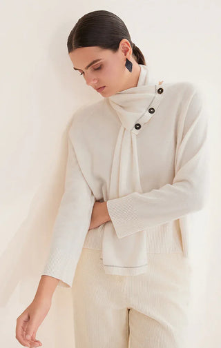 White scarf-neck cashmere sweater with buttoned collar, ribbed hem and cuffs