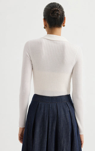 White ribbed polo sweater back view, long sleeves and smooth V-sweater yoke