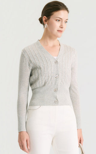 Light gray V-neck fitted short knit cardigan, long sleeves and button front
