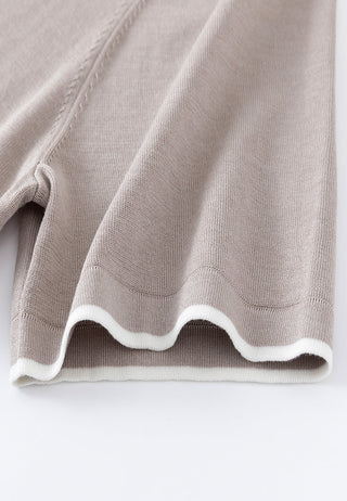 Khaki knit T-shirt hem and sleeve cuff with white contrast trim