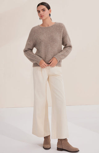 Camel cashmere-blend knit sweater with long sleeves and crew neckline