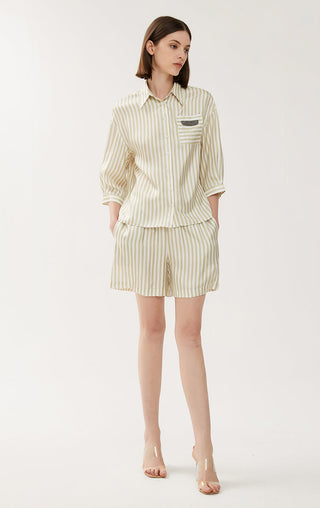 Striped beige pocket shorts with relaxed fit and elastic waist, mid-thigh length