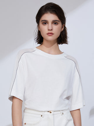 White combed cotton T-shirt with crew neck and contrast trim along shoulder