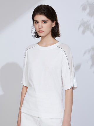 White combed cotton T-shirt, short sleeves with contrast seam detail