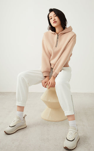 Khaki hoodie with hood and beaded half-zip, kangaroo pocket, relaxed sleeves