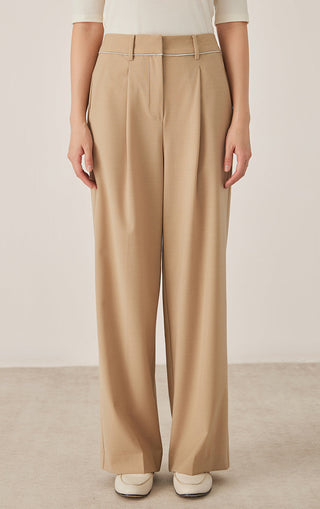 Tailored wide-leg pants in khaki, front pleats, belt loops, straight waistband.