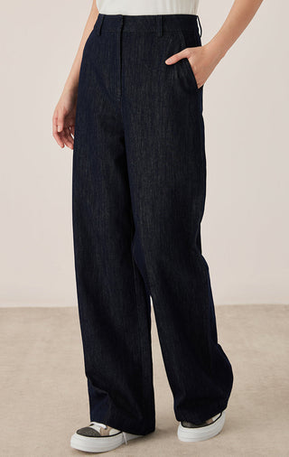 Black wide-leg tailored trousers, side view, relaxed fit and straight waistband