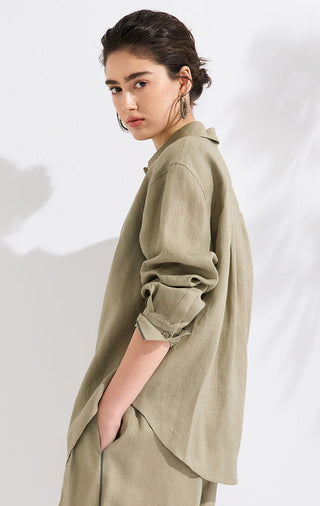Army green linen point-collar shirt with relaxed fit and buttoned front