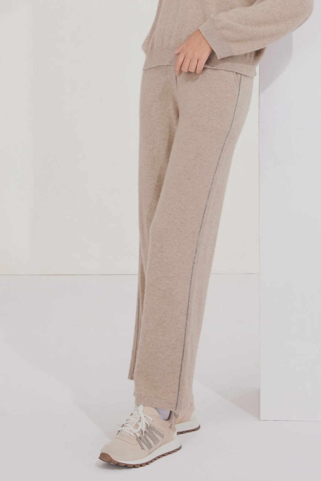 Cashmere Knit Pants with Beaded Side Seam - serathinan 