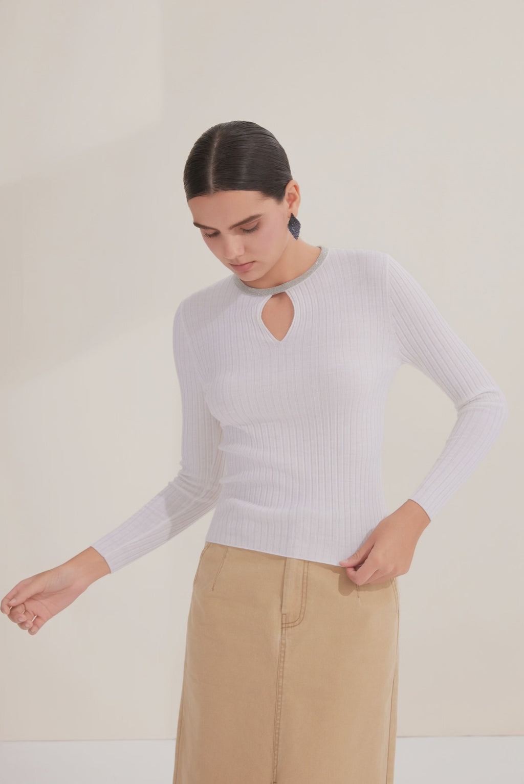 Wool Ribbed Cutout Knit sweater - serathinan 