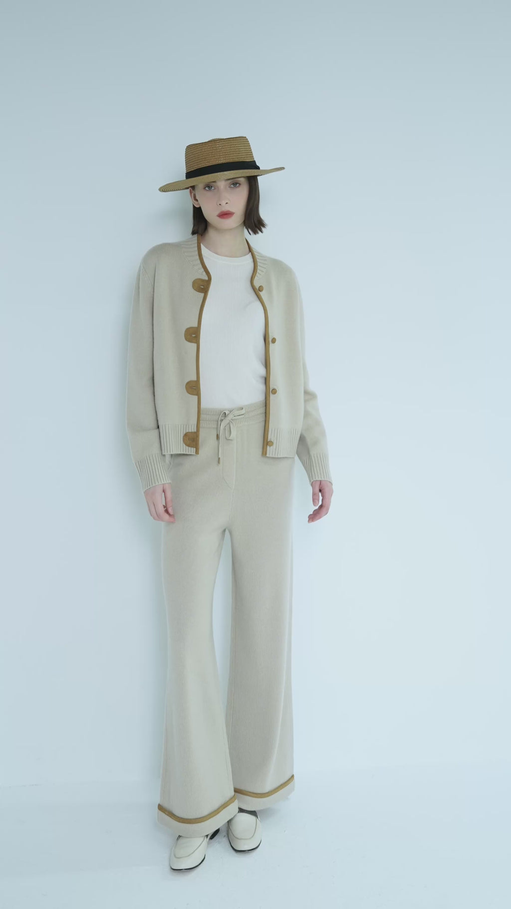 Wool and Cashmere Knit Cardigan with Contrast Trim - serathinan 