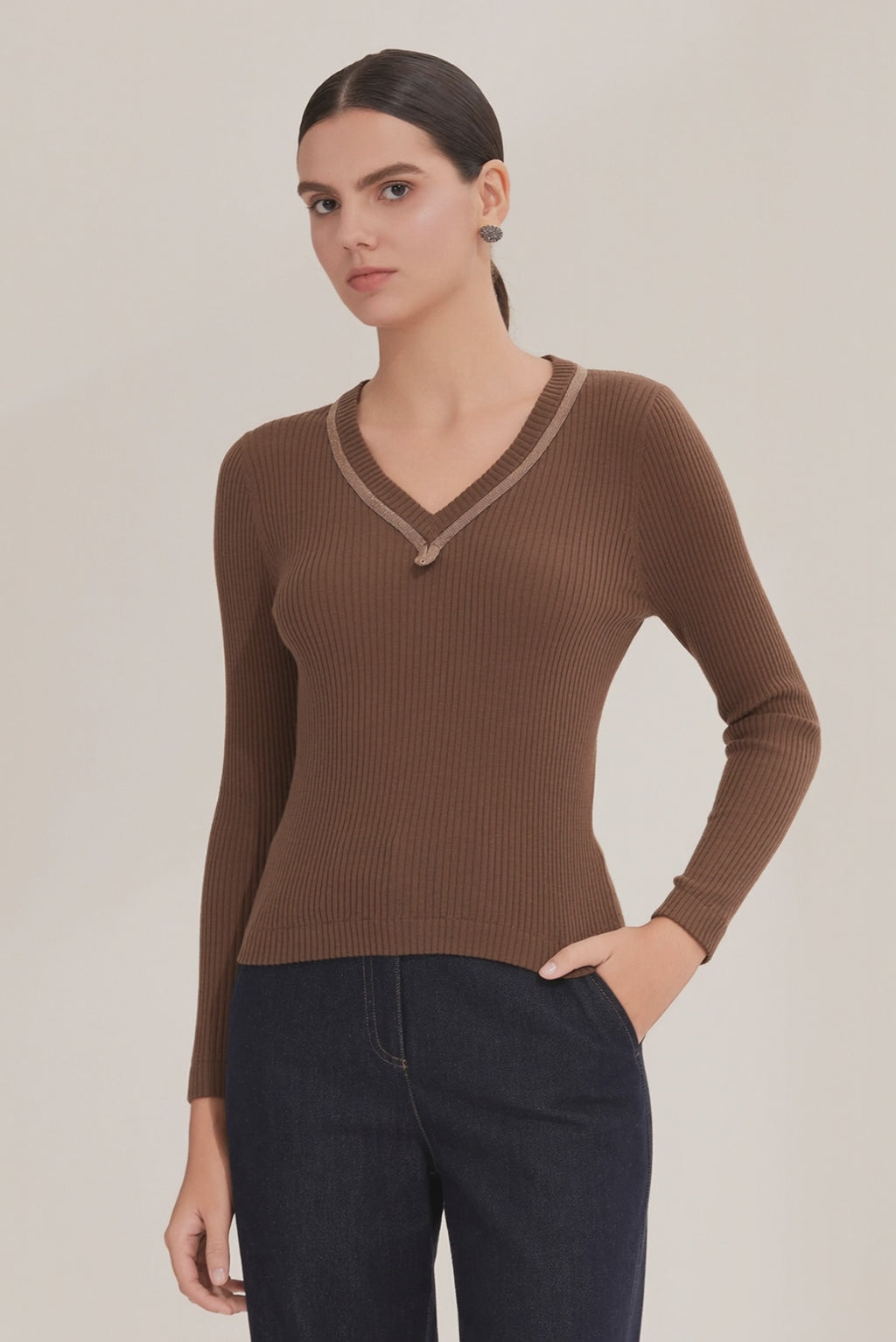 Ribbed Wool V-Neck Sweater with Beaded Trim - serathinan 