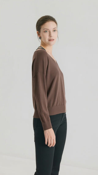 Fine Wool V-Neck Sweater With Beaded Back Detail - serathinan 