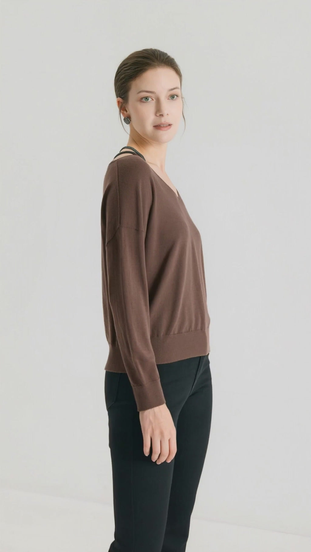 Fine Wool V-Neck Sweater With Beaded Back Detail - serathinan 