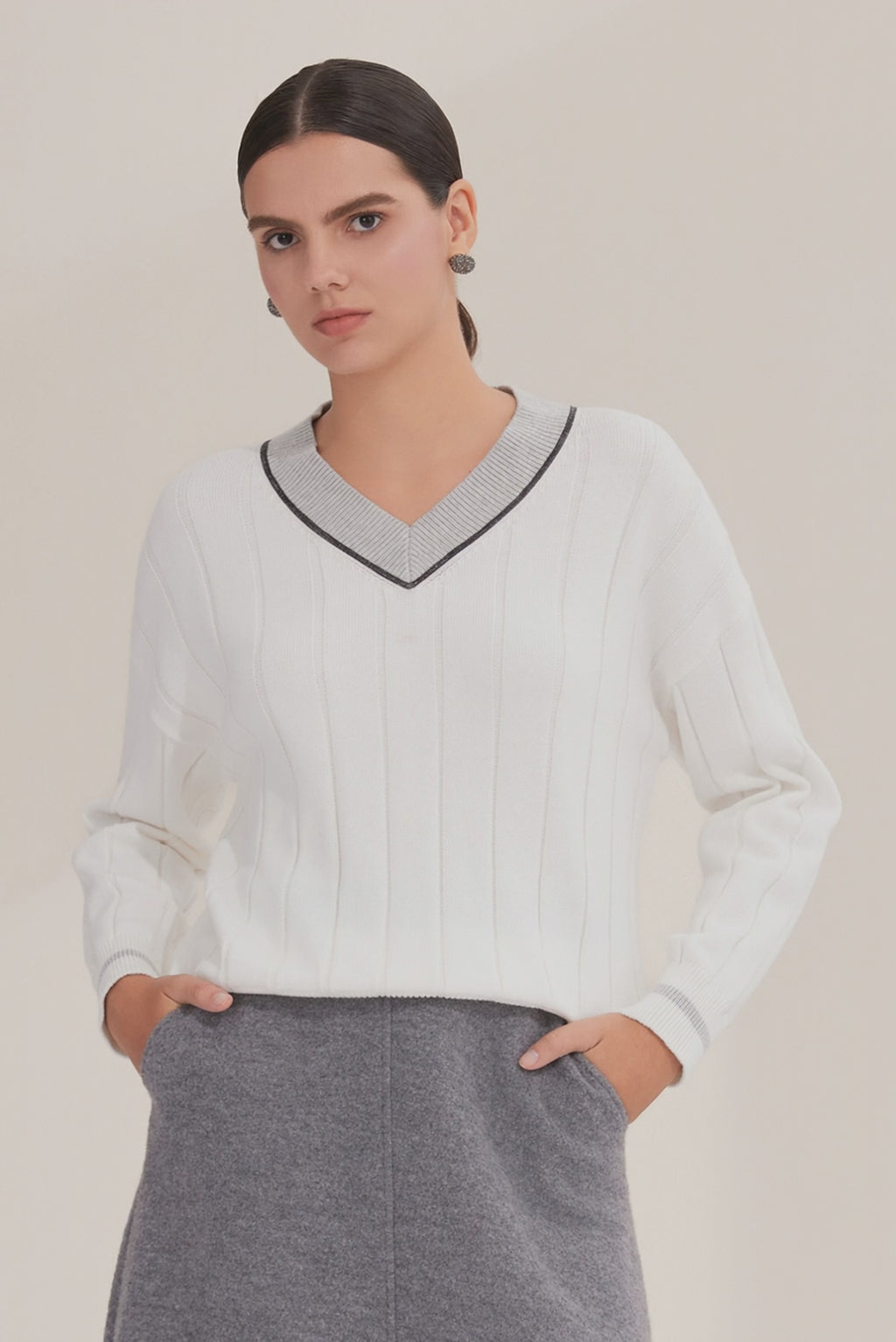 Cotton Women's V-Neck Contrast Trim Sweater - serathinan 